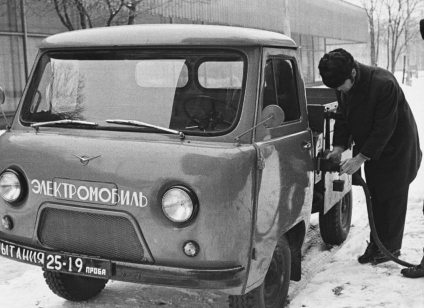 Богатый внутренний мир: автомобильные интерьеры 80-х годов, от которых до сих пор захватывает дух