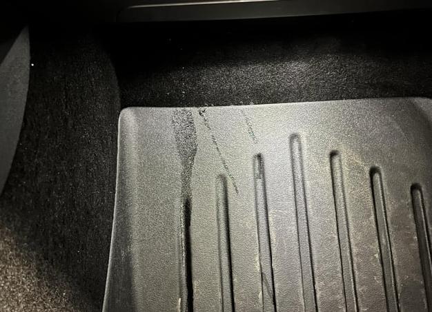 Руль за место бардачка: какие советские автомобили выпускали с правым рулём