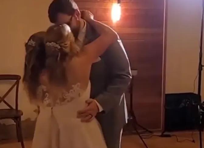 Сиамские близняшки - учительницы начальных классов вышли замуж и мечтают о ребенке